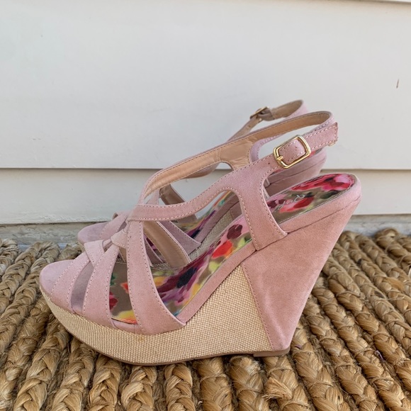 Qupid Pink Wedges - Picture 4 of 7